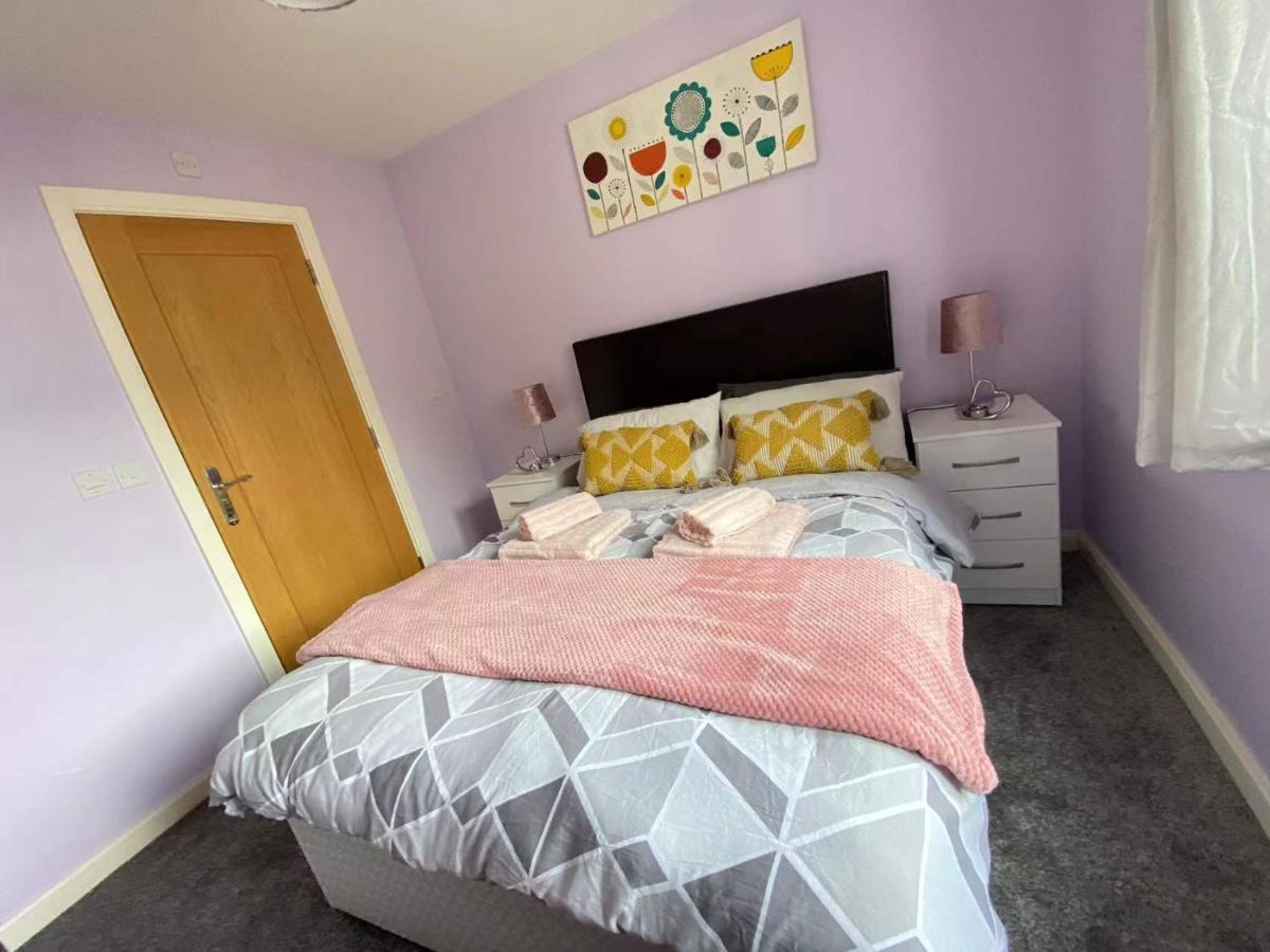 Lovely 2-Bedrooms Apartment Step To The Beach Swansea Exterior photo